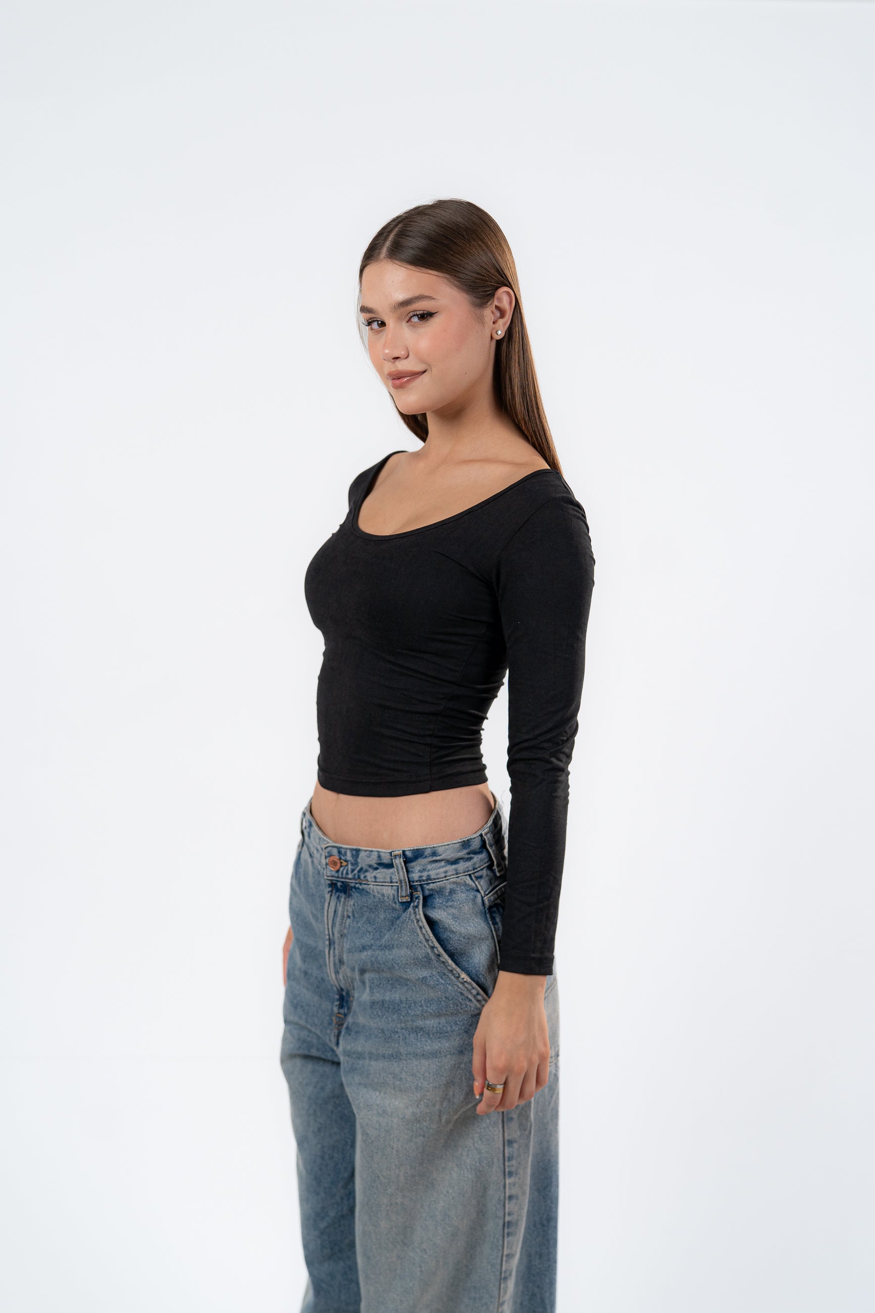 scoop neck crop-top
