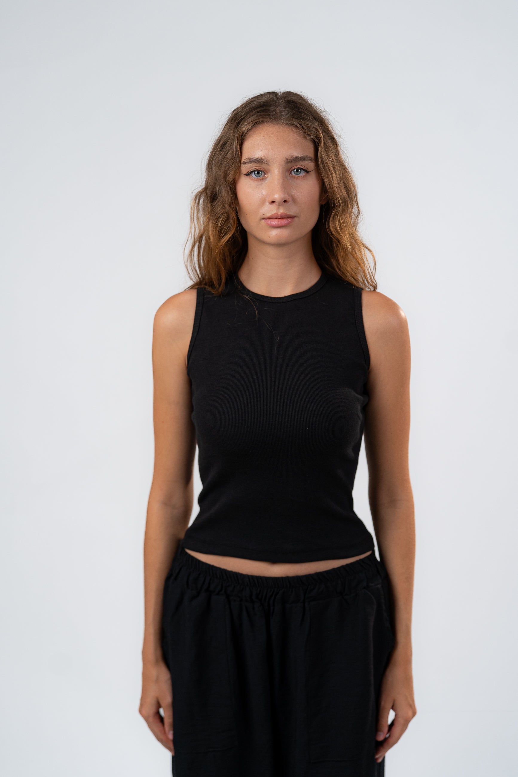 RIBBED CREWNECK TANK-TOP