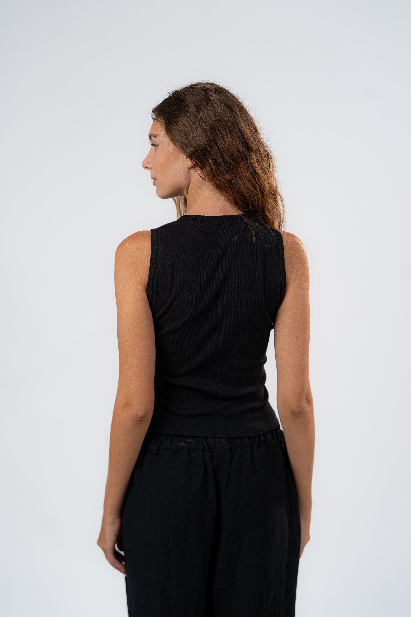RIBBED CREWNECK TANK-TOP
